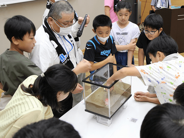 BUILD OITAスクール　親子で体験！土木・建築おしごと教室2024液状化実験