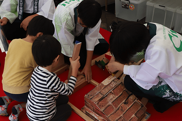 アーチ模型組み立て体験（大分工業高校 土木科）