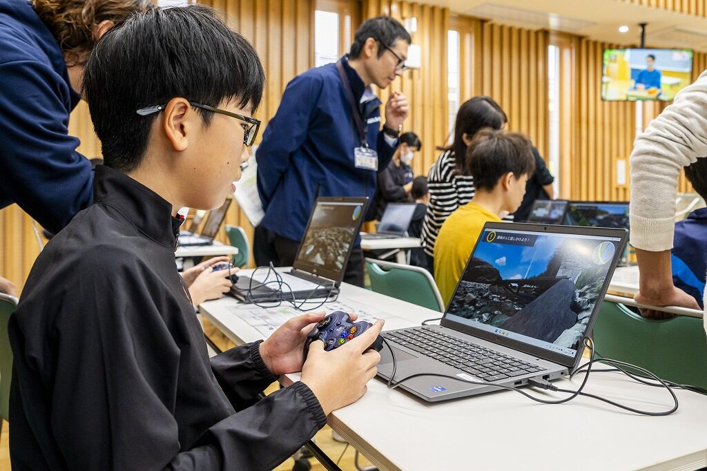 ゲーム感覚で土木に関する知識を学ぶ 親子で体験 土木の日BUILDOITAバスツアー