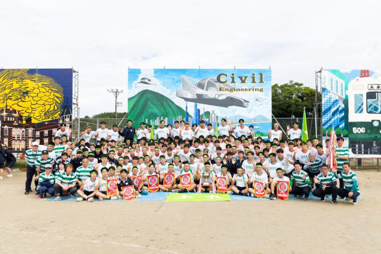 チーム土木（１～３年生と教員）全員での集合写真！