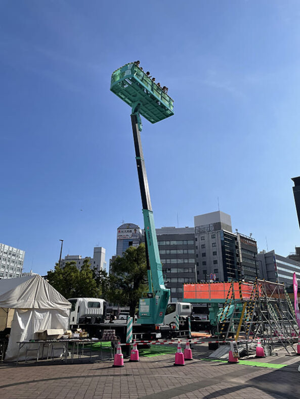 高所作業車 試乗体験　第５回土木建築フェスタin大分駅前