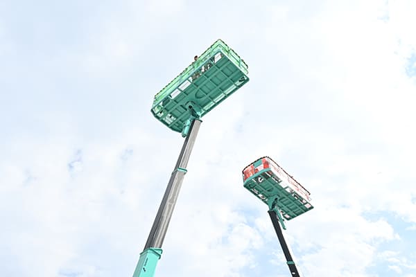 高所作業車 試乗体験　第５回土木建築フェスタin大分駅前