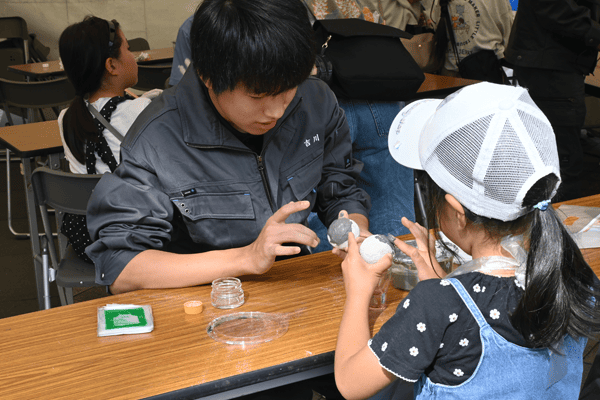 鶴崎工業高校 建築科　ピカピカの泥だんごを 作ってみよう