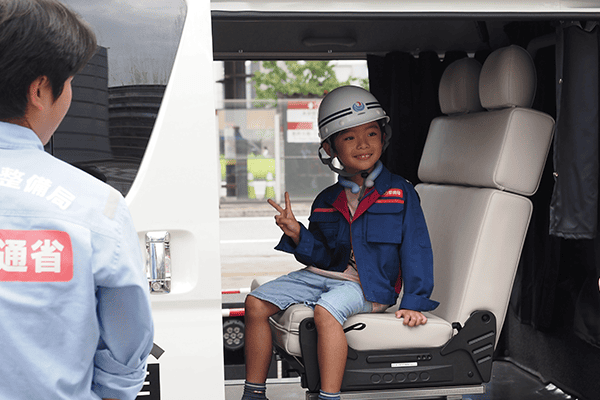 災害対応車両試乗体験　第５回土木建築フェスタin大分駅前